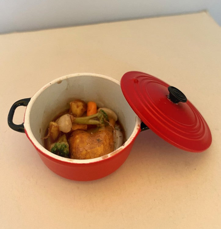 Miniature Pot with Roasted Chicken