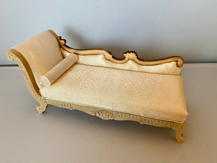 JiaYi Dollhouse Lounge - Unfinished Wood