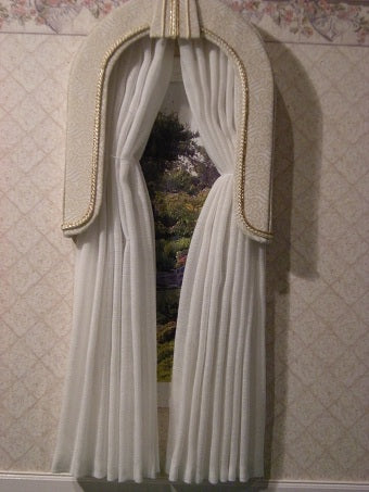 Lambrequin for Paladium window