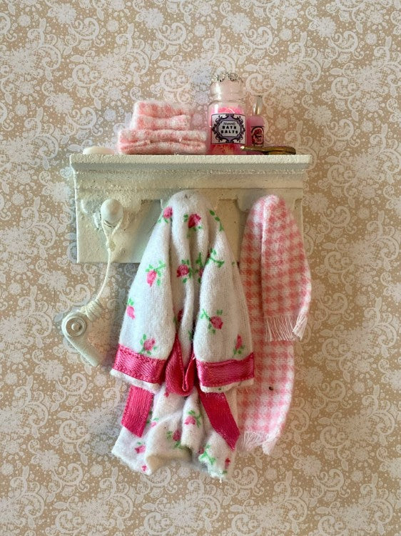 Miniature Bathroom Wall Rack - Pink