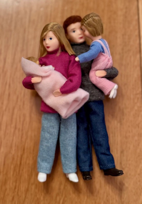 Dollhouse Family 2-Blonde Little Girl