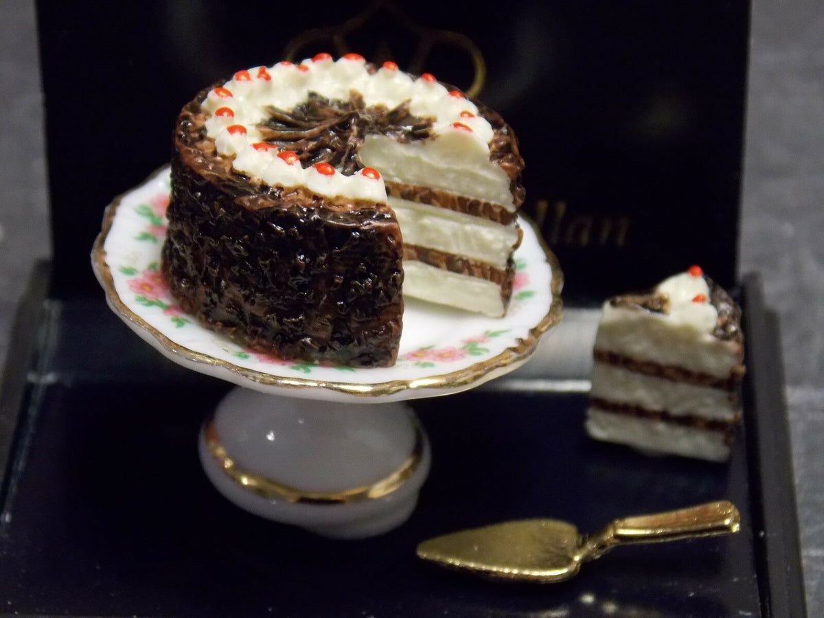 Dollhouse Miniature Black Forest Cake Set