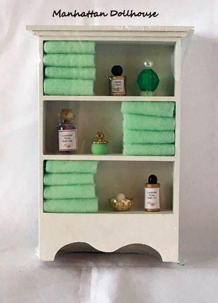 Bathroom shelves w/towels-Green