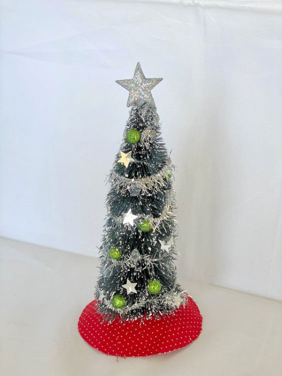 Christmas tree w/wreath-Traditional w/silver tinsel