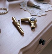 Dollhouse Miniature Hair Dryer and Curling Iron-Gold