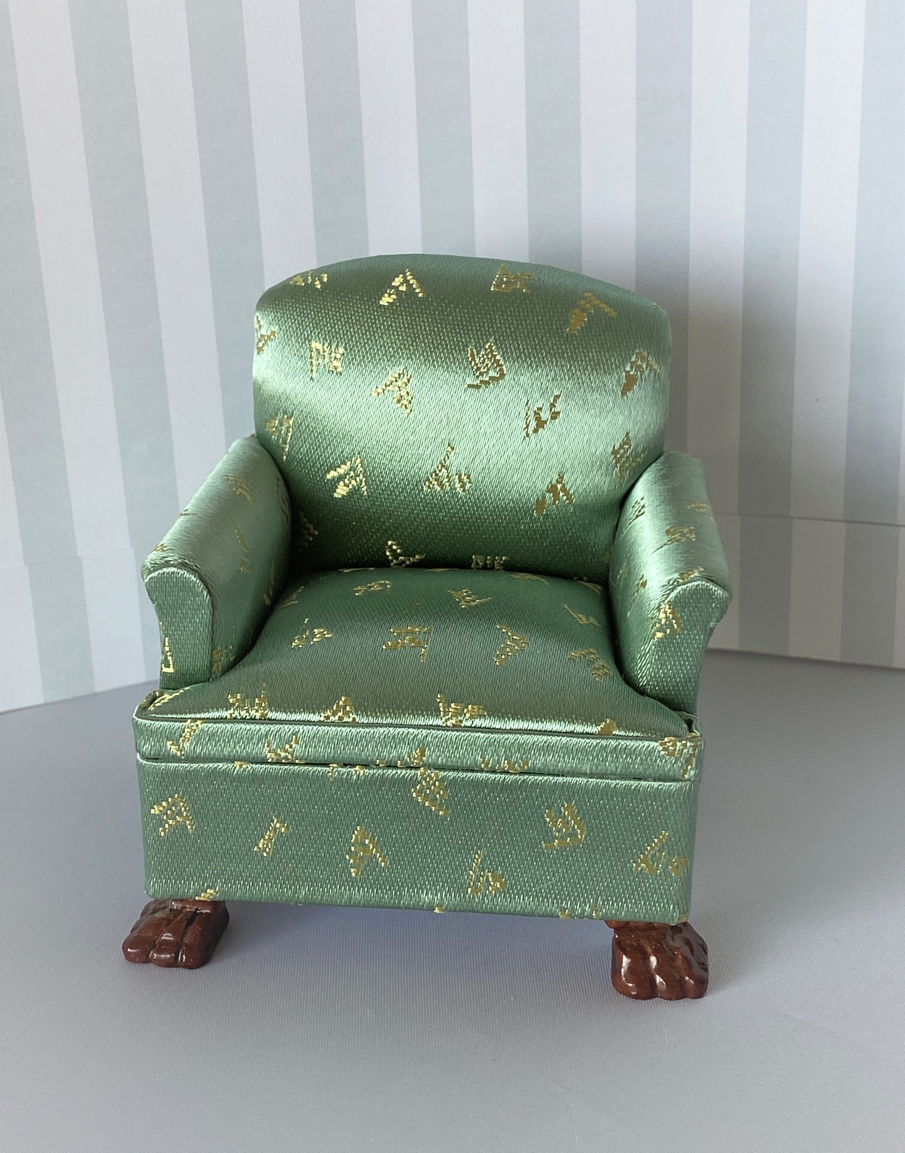 Green Cushioned Arm Chair with Gold Design - Click Image to Close