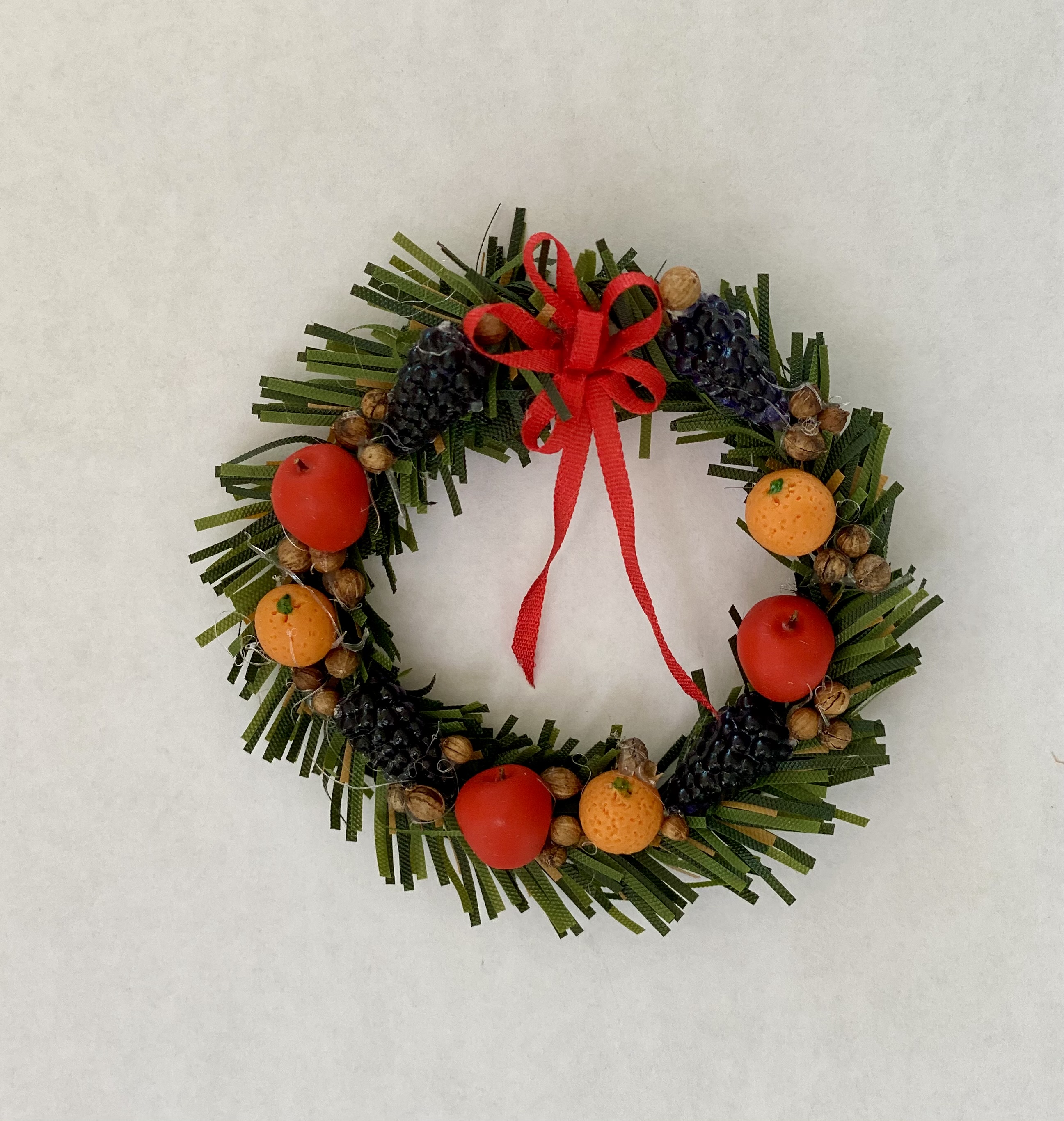 Holiday Wreath with Fruit Design - Click Image to Close