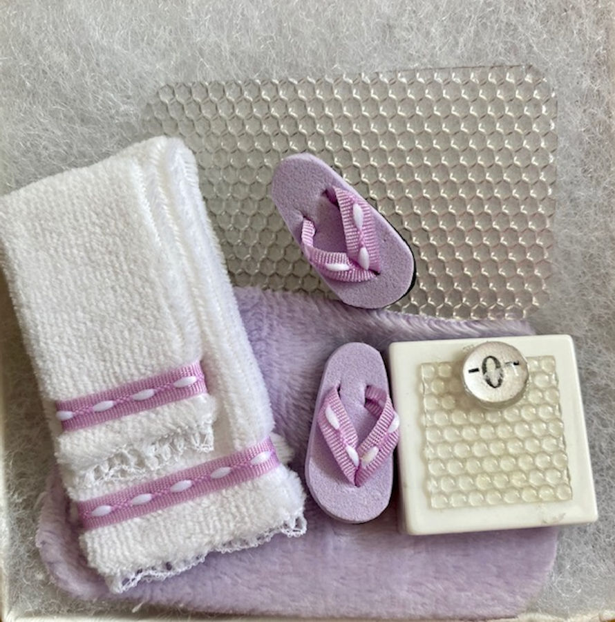 Purple_Bathroom_Accessory_Set_for_Dollhouses - Click Image to Close