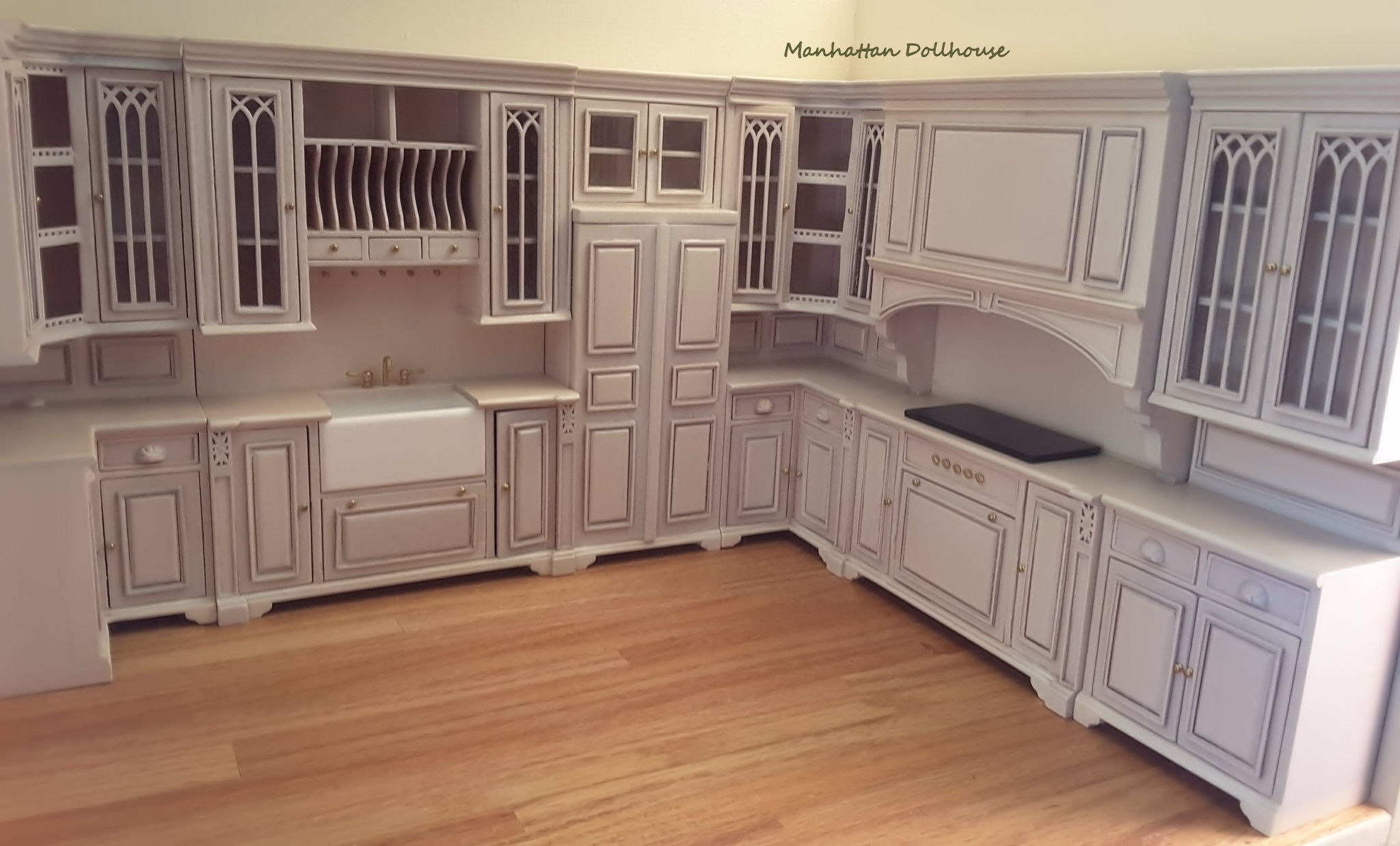 doll house and kitchen set