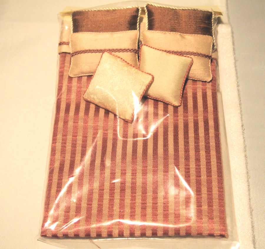 Striped Silk Dollhouse Cover - Click Image to Close